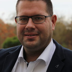 Aufsichtsrat seit 2022 ​ ​ Kaufmann seit 2014 REWE Märkte in Bad Vilbel und Eschborn