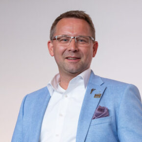 Aufsichtsrat seit 2025 ​ ​ Kaufmann seit 2002 REWE Märkte und Nahkauf Markt in Anröchte, Medebach, Warstein-Belecke und Schmallenberg