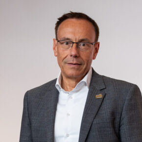 Stellvertr. AR-Vorsitz seit 2018​ Aufsichtsrat seit 2009​ ​ Kaufmann seit 2003 REWE und Nahkauf Märkte ​ in Duderstadt, Göttingen, Klein Lengden, Herzberg, ​ Hattorf und Gieboldehausen​
